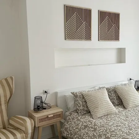 House カロルツィオコルテ