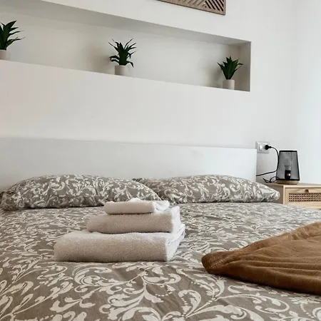 דירה House